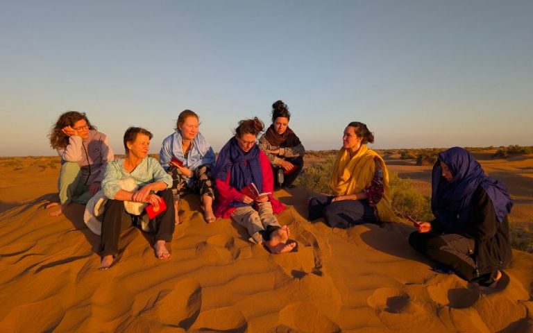 tirage oracle coucher soleil femmes sahara